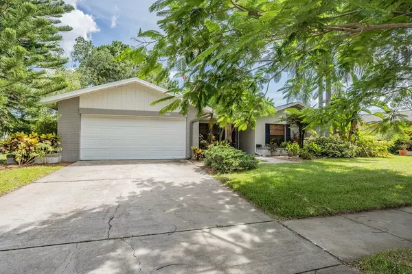 14124 FENNSBURY DR, Tampa, FL 33624