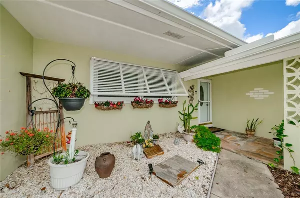 Dunedin, FL 34698,2161 EDYTHE DR