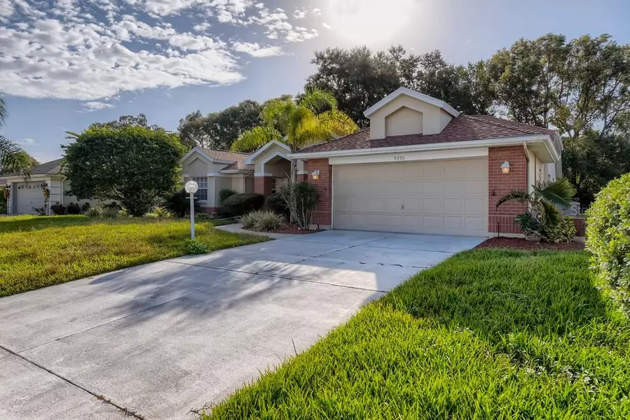 9390 FOX HOLLOW LN, Weeki Wachee, FL 34613