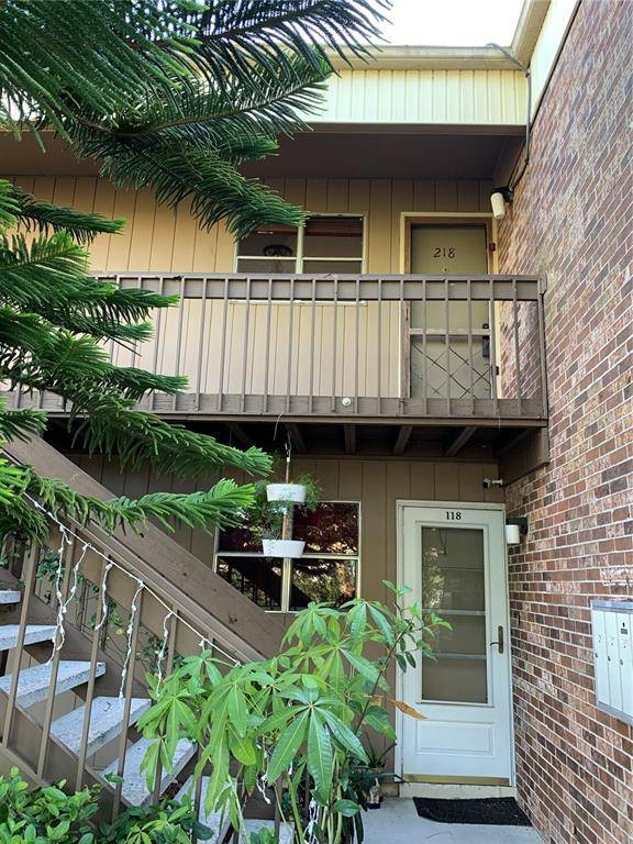 10475 CARROLLBROOK CIR #218, Tampa, FL 33618
