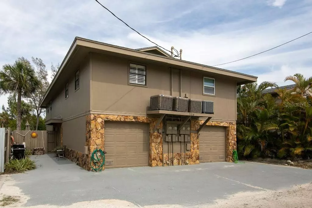 Holmes Beach, FL 34217,3014 AVENUE C #4