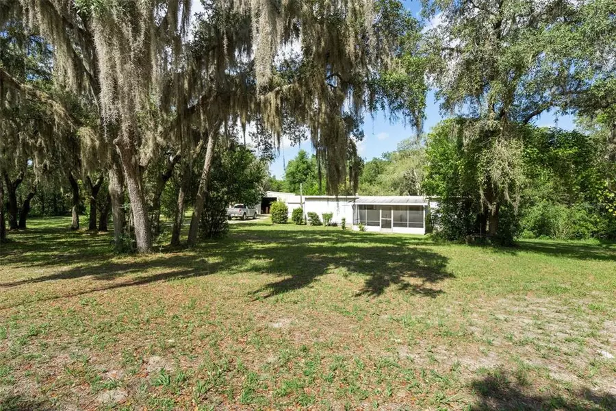 10084 COUNTRY RD, Weeki Wachee, FL 34613