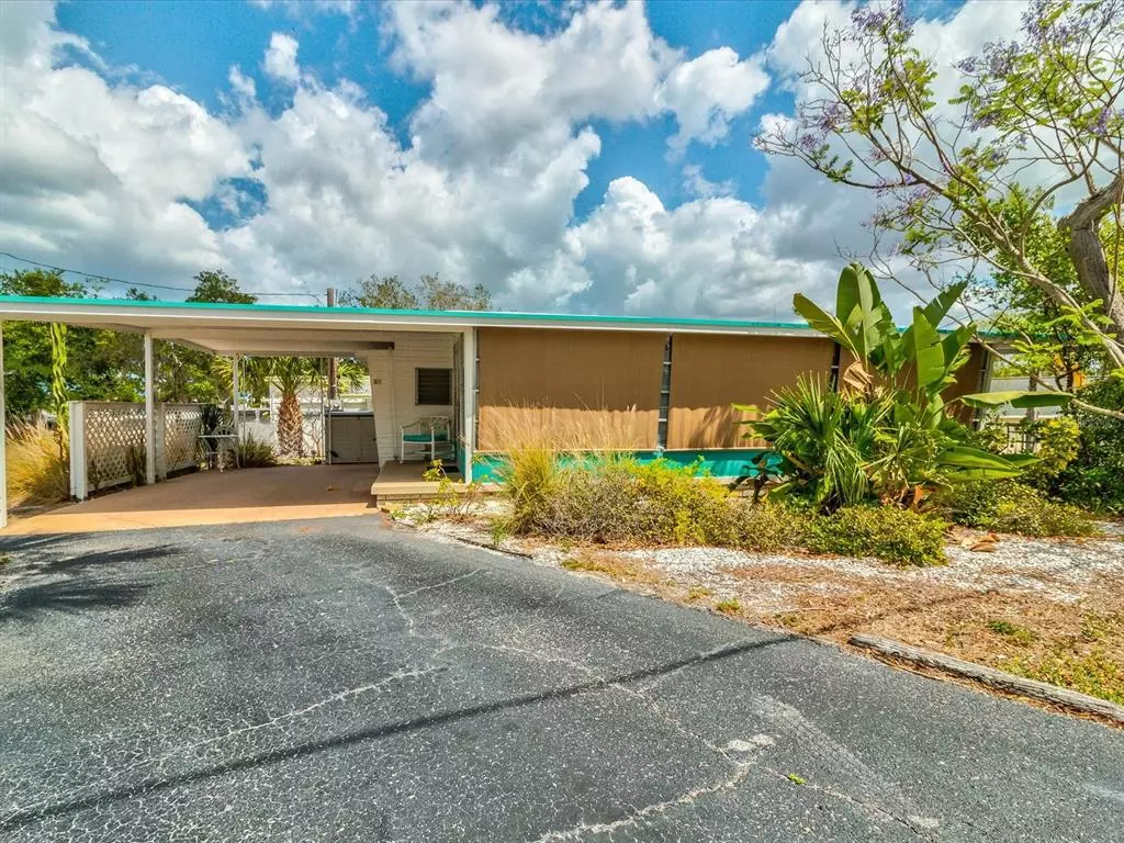 Tarpon Springs, FL 34689,800 CHESAPEAKE DR #34