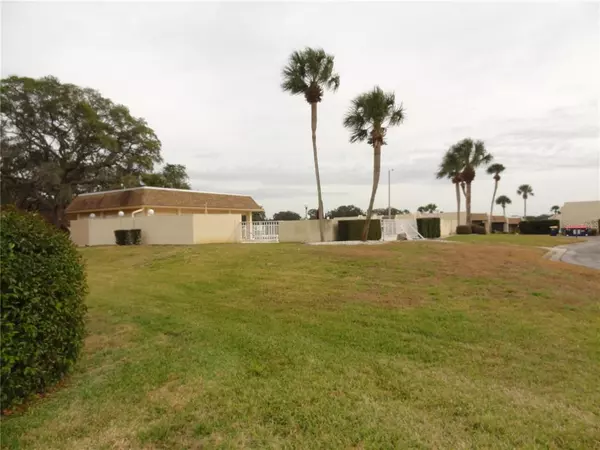 Port Richey, FL 34668,8230 SEVEN OAKS CT #6