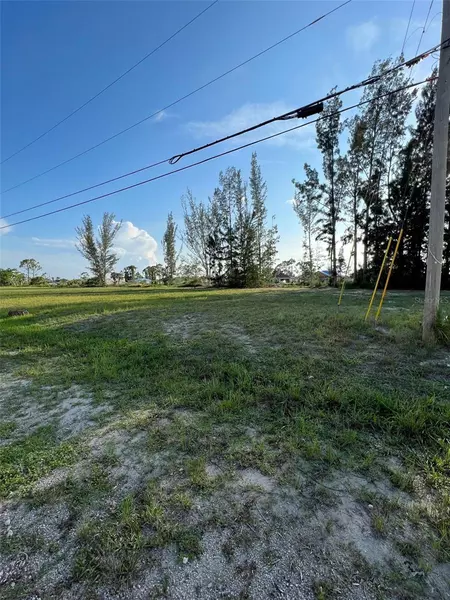 3608 NE 15TH AVE, Cape Coral, FL 33909