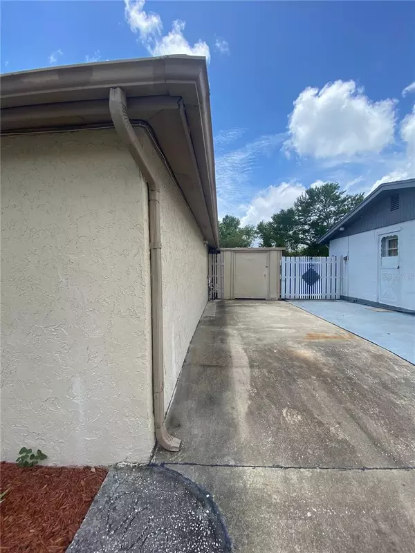 Port Richey, FL 34668,9811 GRAY FOX LN