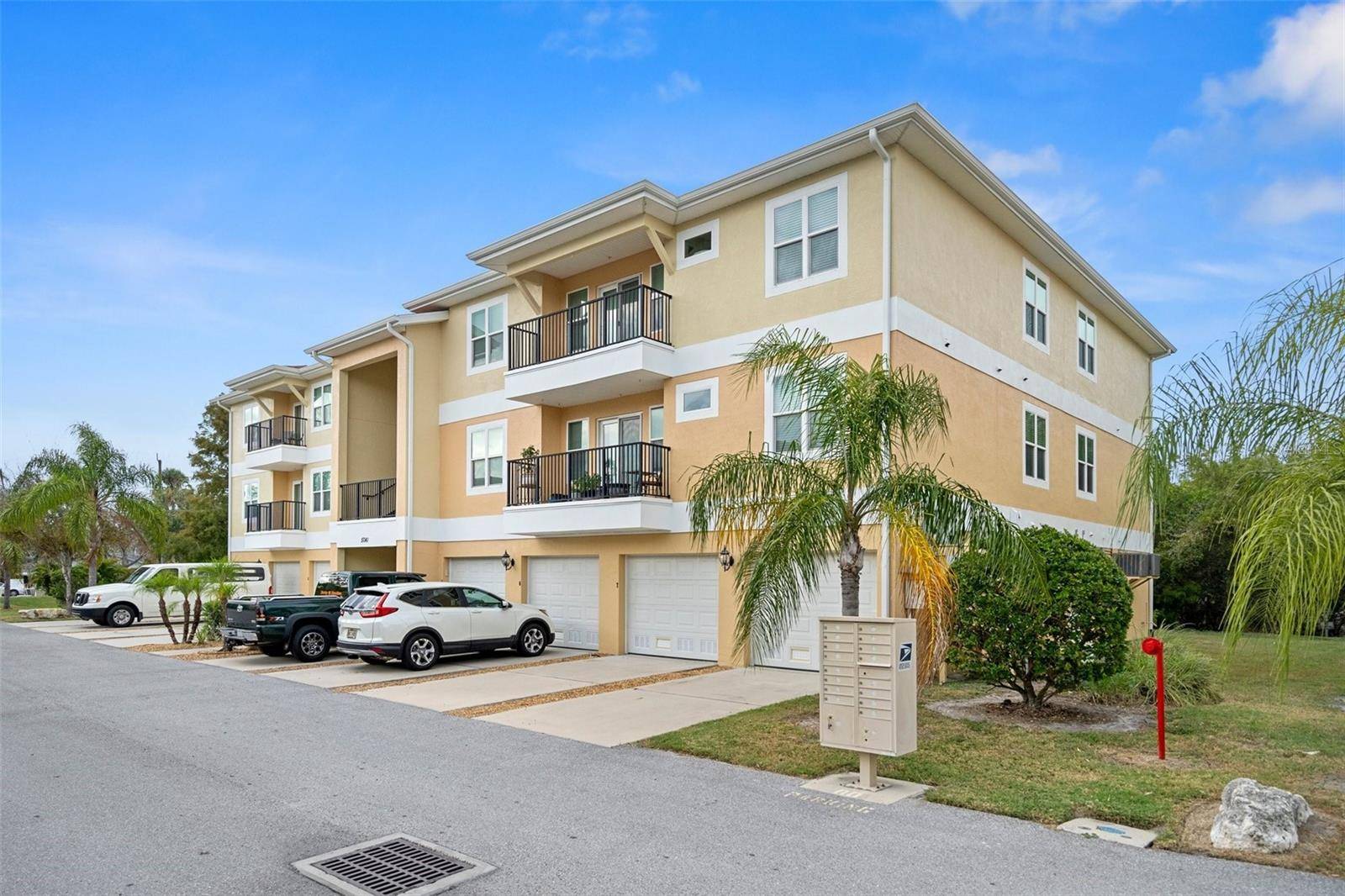 5041 ROYAL PALMS WAY #302, New Port Richey, FL 34652