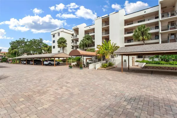 1100 COVE II PL #920, Sarasota, FL 34242