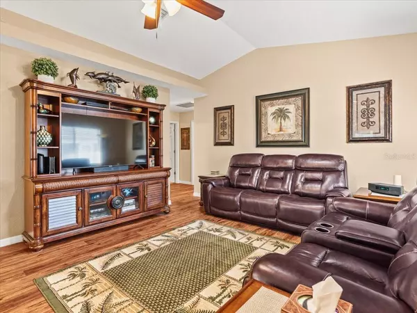 Weeki Wachee, FL 34613,8187 STURBRIDGE CT #A