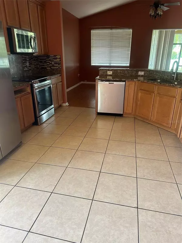 Wesley Chapel, FL 33544,4732 MAPLETREE LOOP