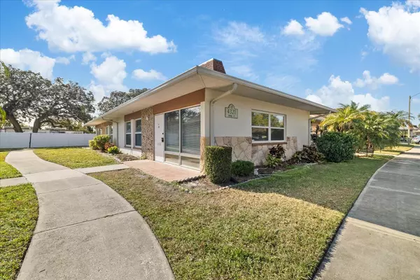 Holiday, FL 34691,4321 TAHITIAN GARDENS CIR #A