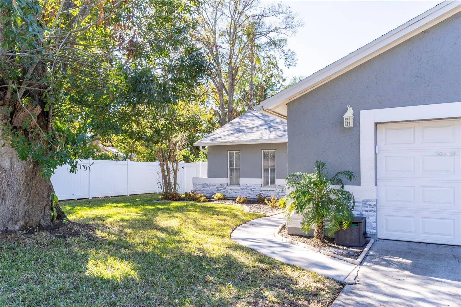 Tampa, FL 33618,14004 CASCADE LN