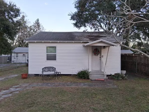 St Petersburg, FL 33741,5827 39TH ST N