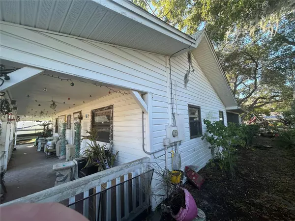 Weeki Wachee, FL 34607,6116 ISLAND DR