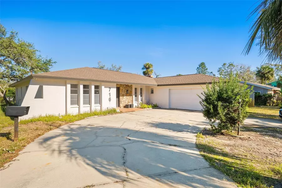 716 RIVERSIDE DR, Tarpon Springs, FL 34689