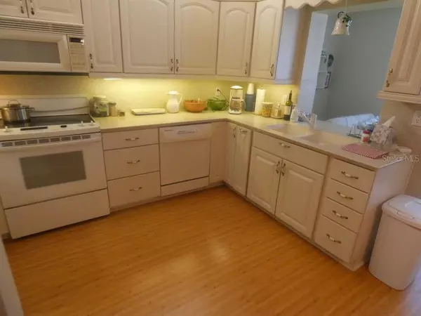 Zephyrhills, FL 33542,4801 AIRPORT RD #208