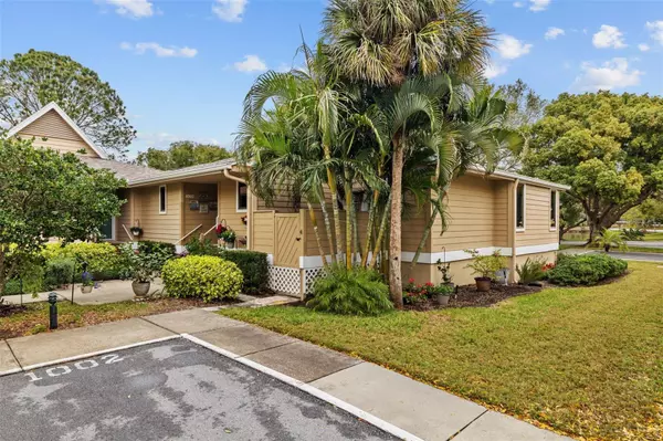 Tarpon Springs, FL 34689,1002 CARAVEL CT