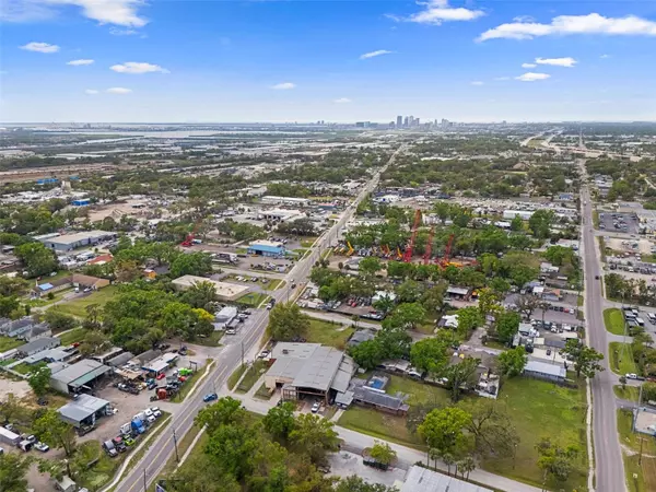 5912 E BROADWAY AVE Tampa, FL 33619