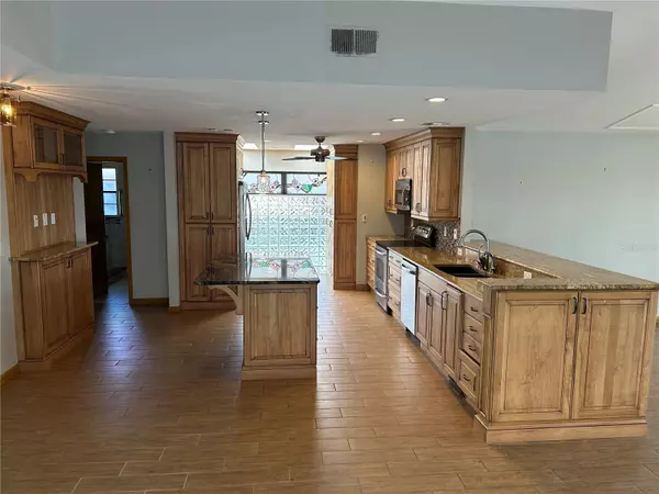 New Port Richey, FL 34652,5956 SEASIDE DR