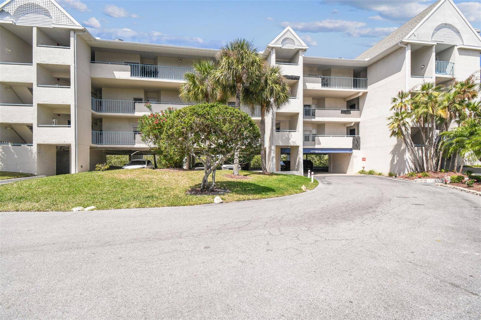 New Port Richey, FL 34652,5537 SEA FOREST DR #301