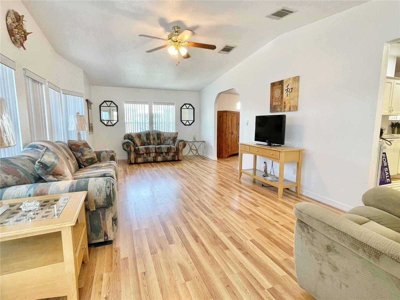 Clearwater, FL 33759,585 SKY HARBOR DR #219