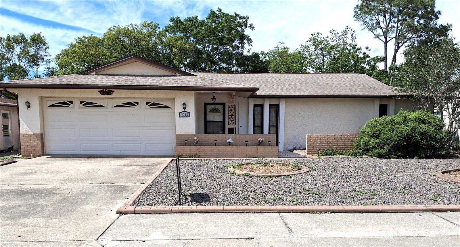 7715 GULF HIGHLANDS DR, Port Richey, FL 34668