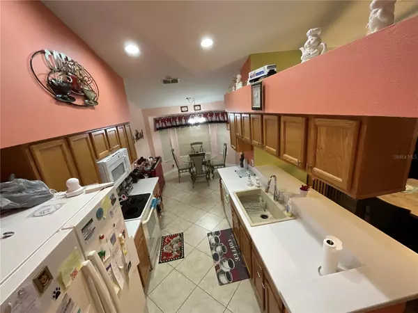 Hudson, FL 34667,18027 BAYWOOD FOREST DR