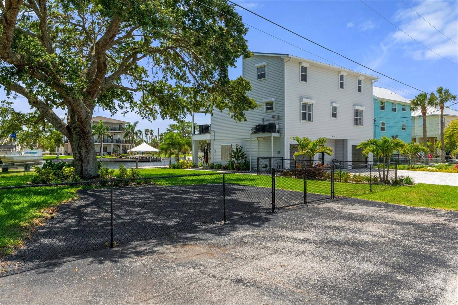 Weeki Wachee, FL 34607,5234 FOXHALL CT