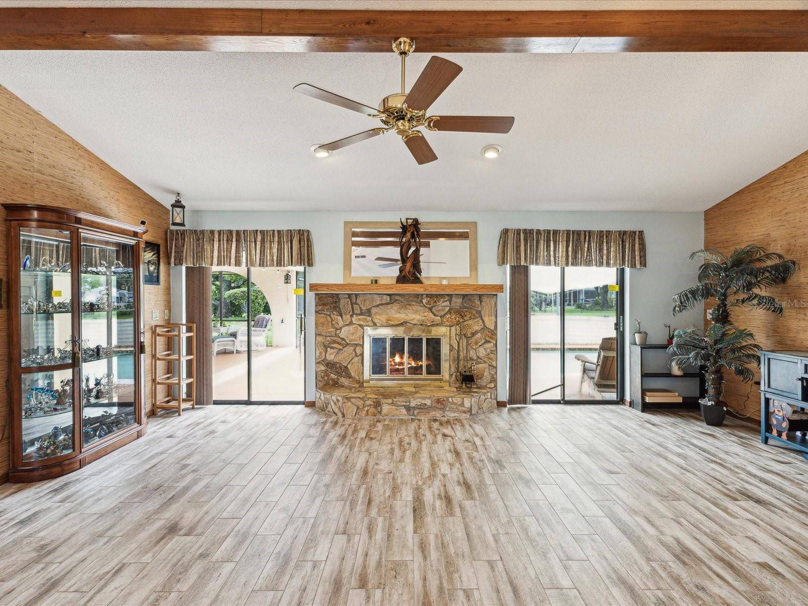 Weeki Wachee, FL 34607,8393 DELAWARE DR