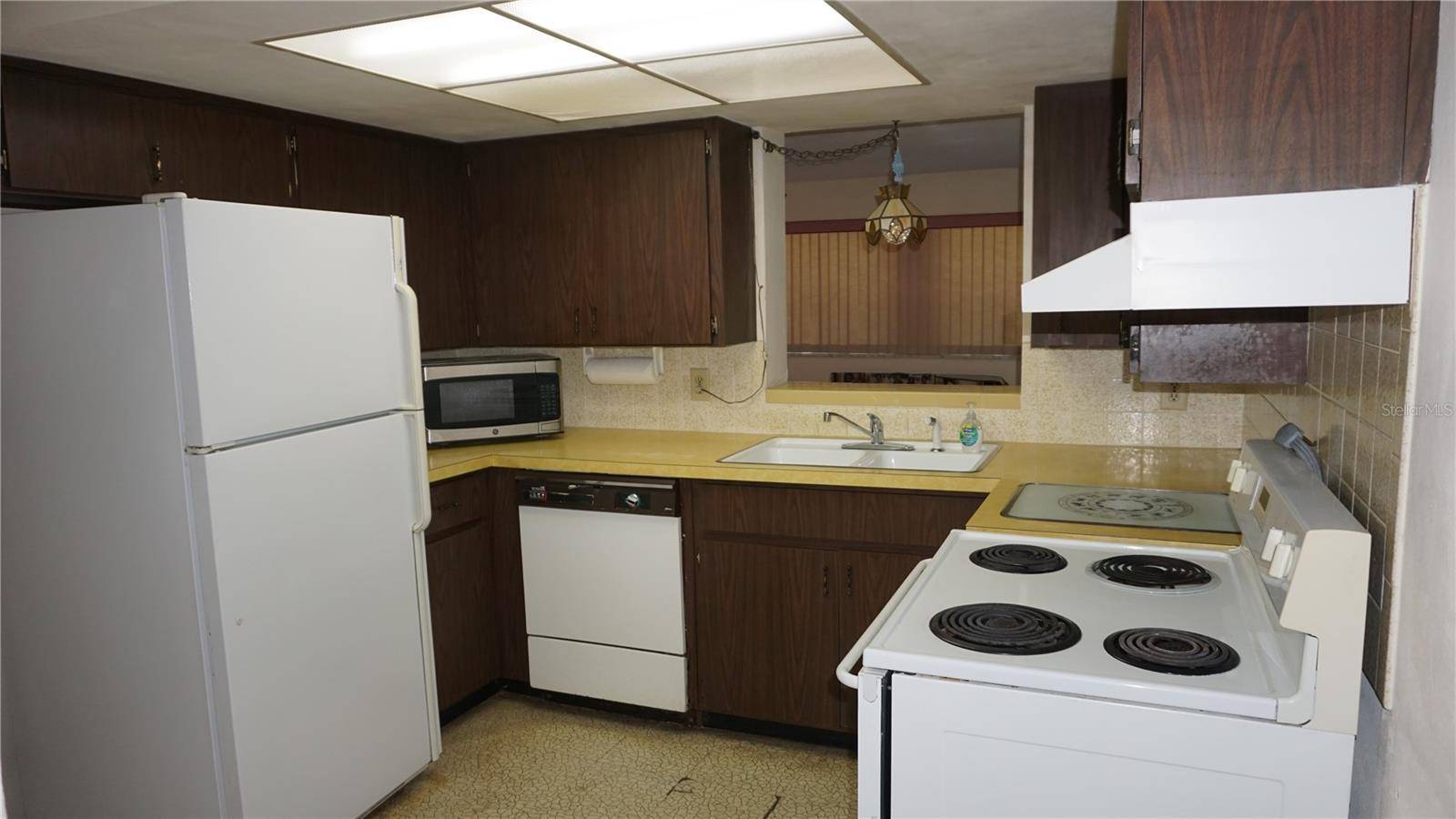 Holiday, FL 34690,5636 DOLORES DR