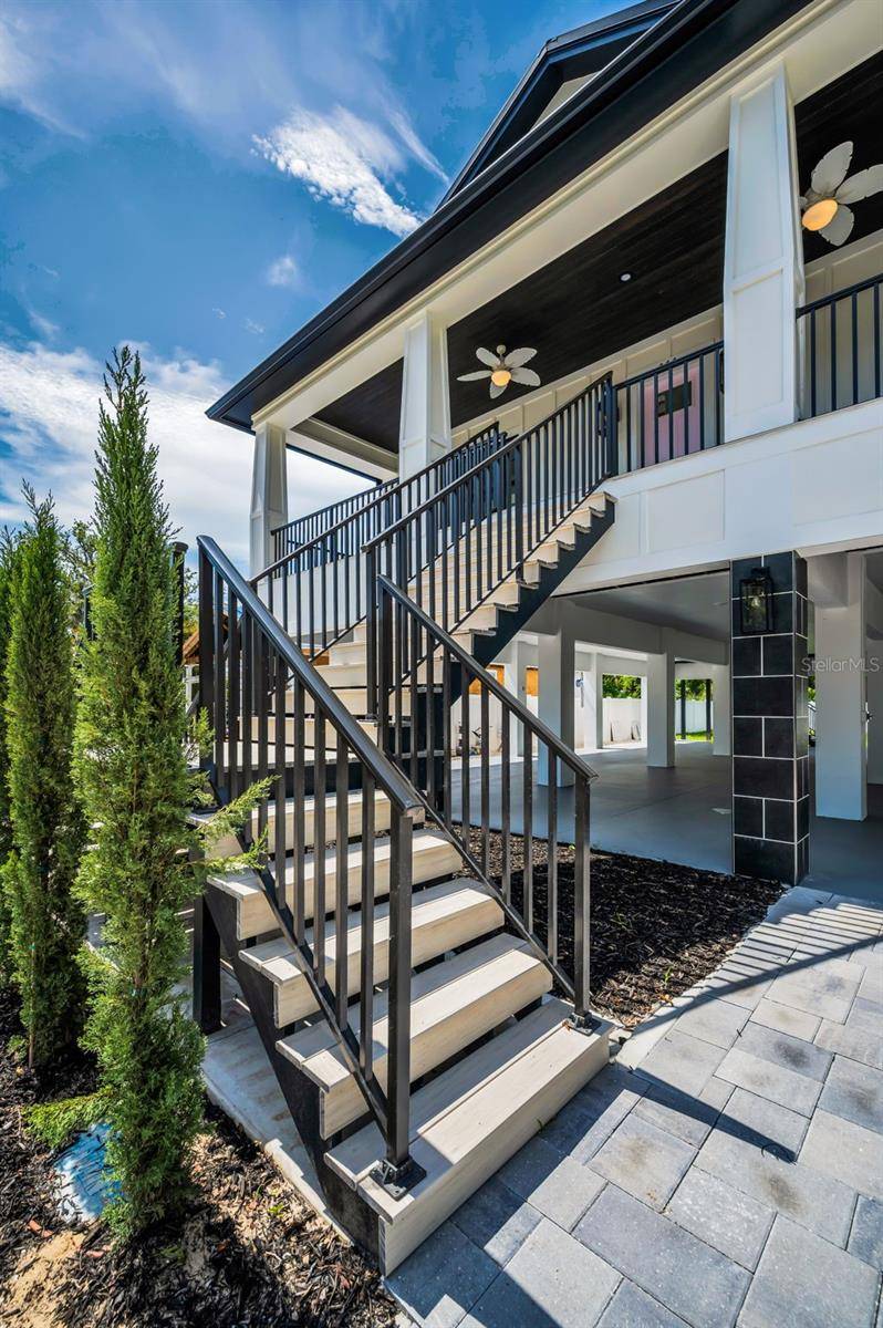 Tarpon Springs, FL 34689,111 E CEDAR ST