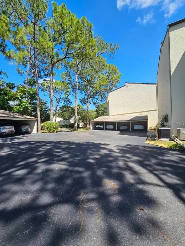 Largo, FL 33771,700 STARKEY RD #622