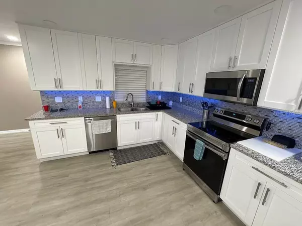 Tarpon Springs, FL 34689,1250 S PINELLAS AVE #814
