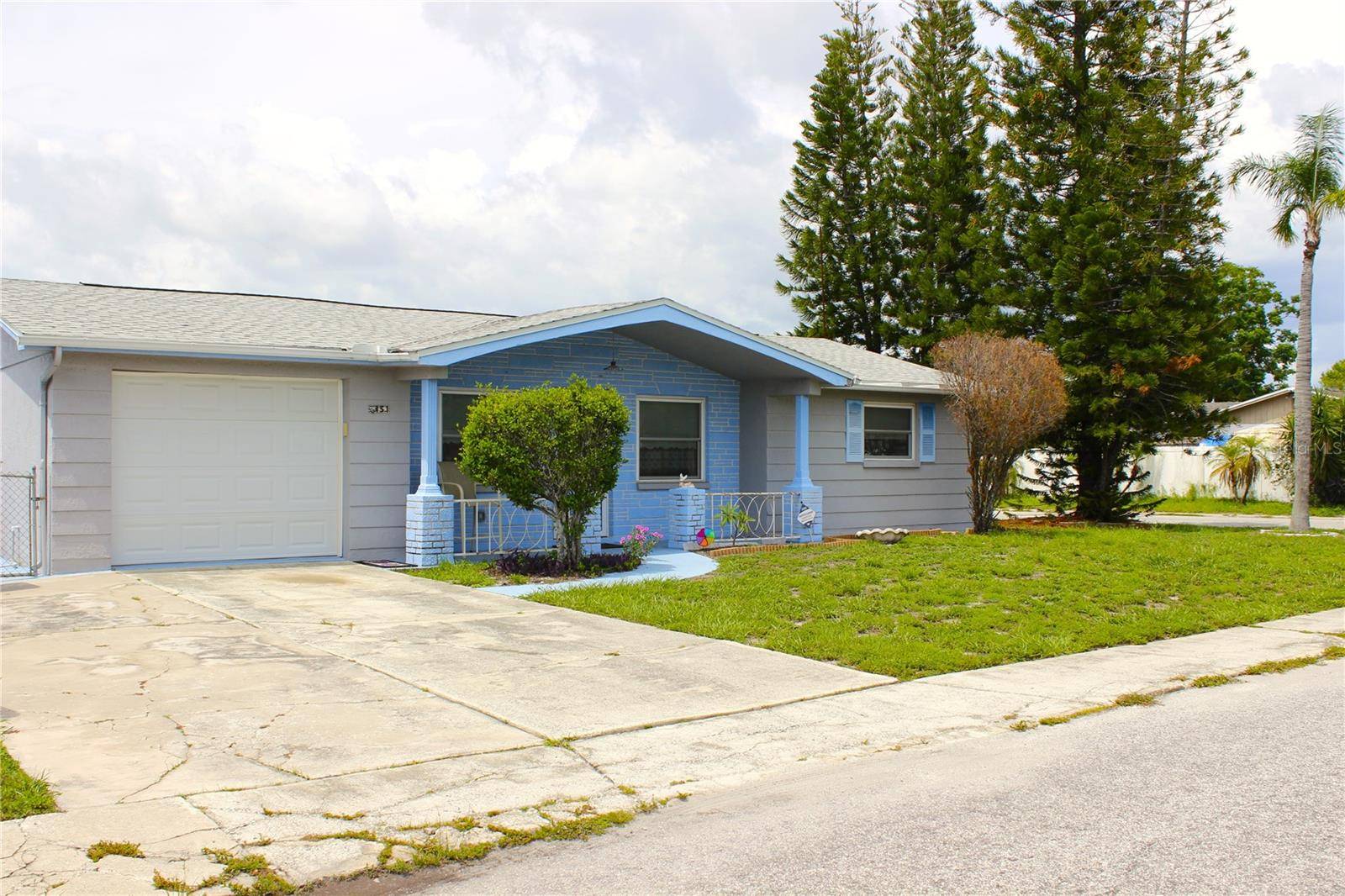3151 WELLINGTON DR, Holiday, FL 34691