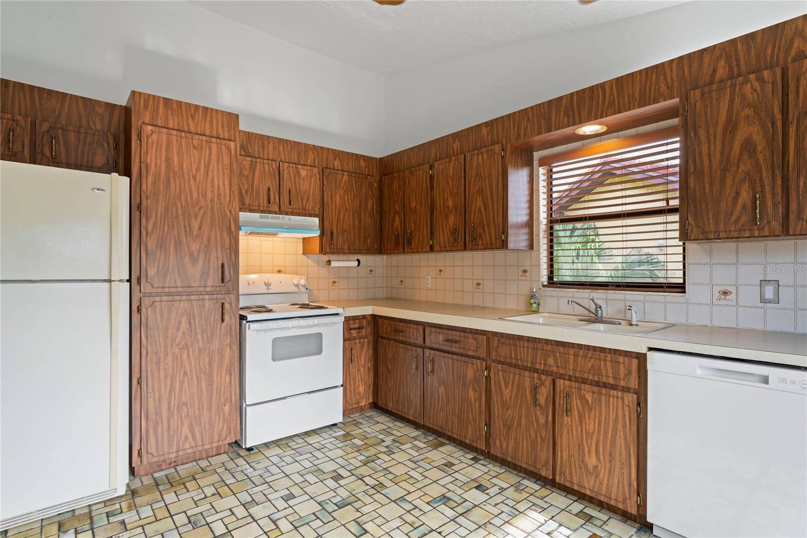 Port Richey, FL 34668,8550 SHADBLOW CT #10