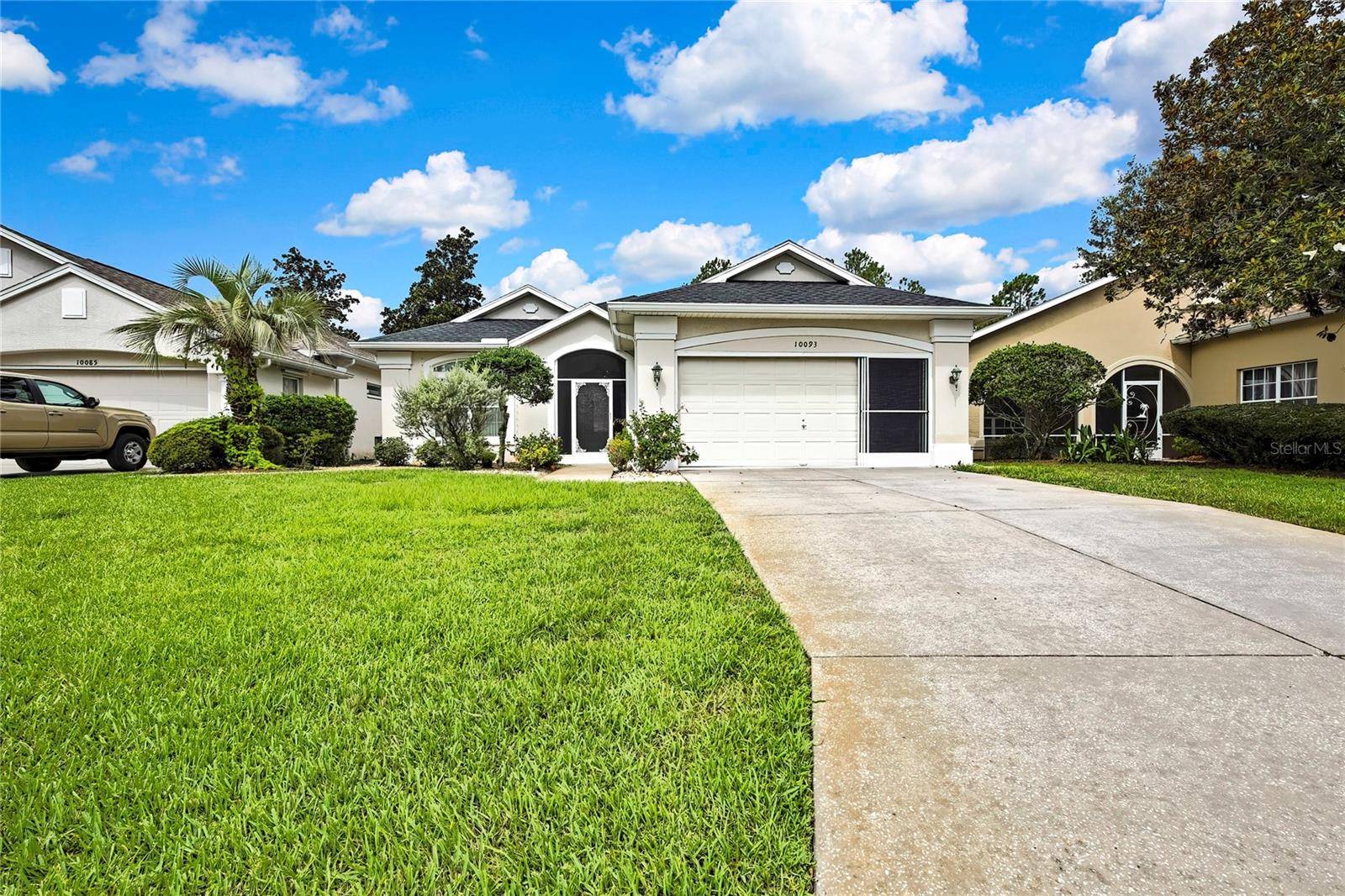 Weeki Wachee, FL 34613,10093 HOLLY BERRY DR