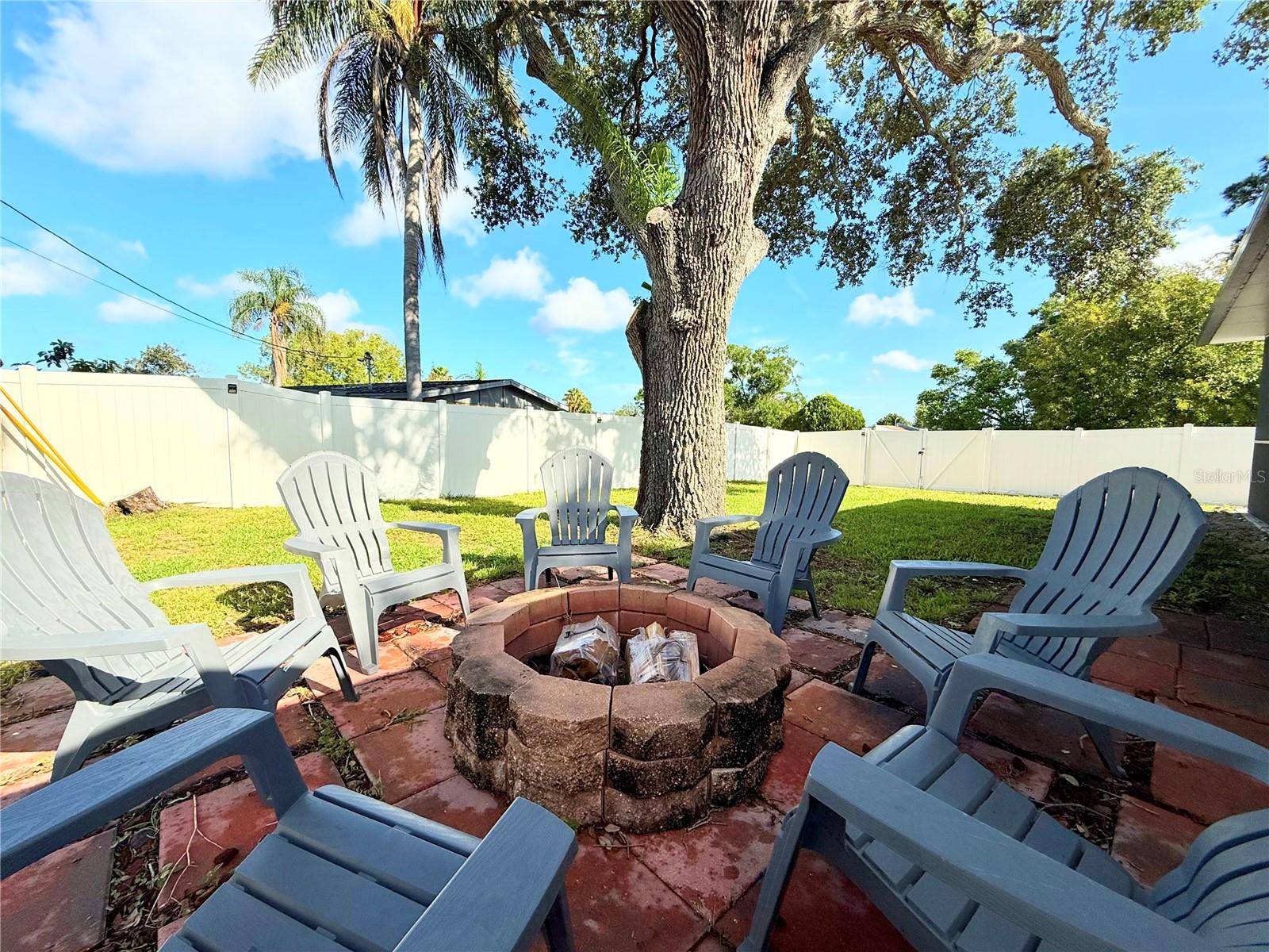 Holiday, FL 34691,2141 HOLIDAY DR