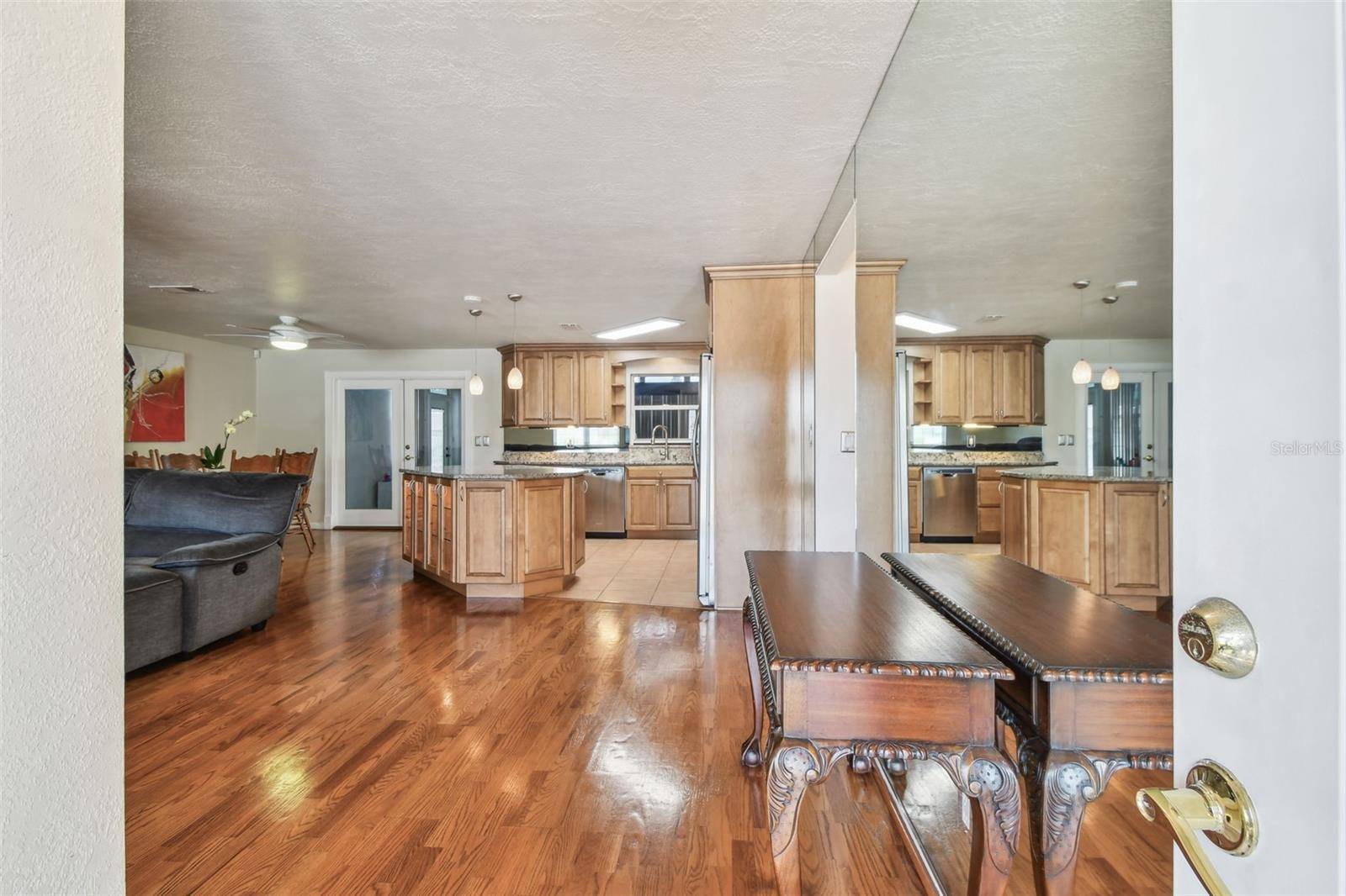 Largo, FL 33771,1071 LEXINGTON CT