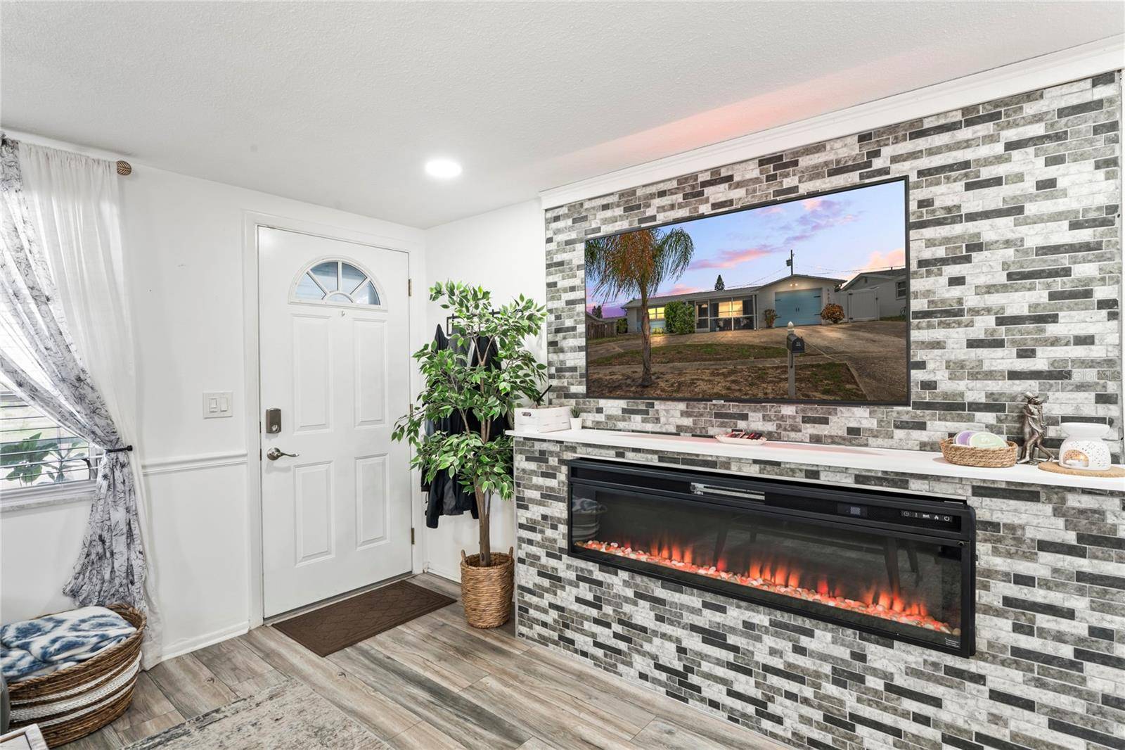 Holiday, FL 34690,5321 MOSAIC DR