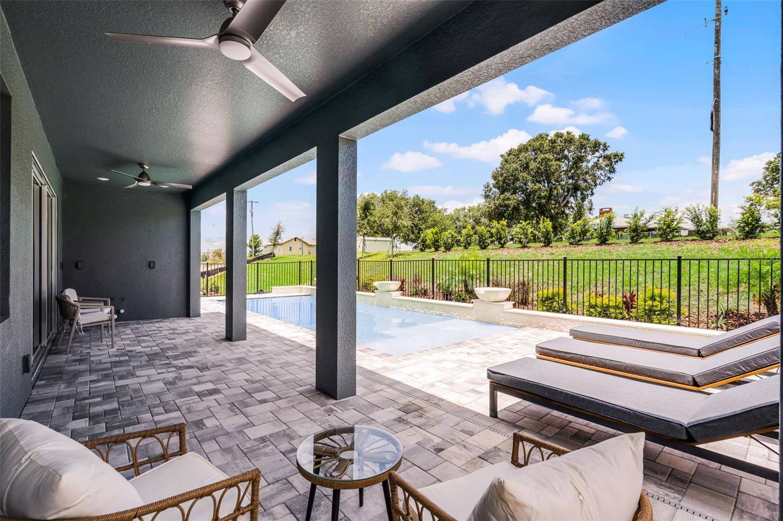 Apopka, FL 32703,855 EMERALD GROVE DR