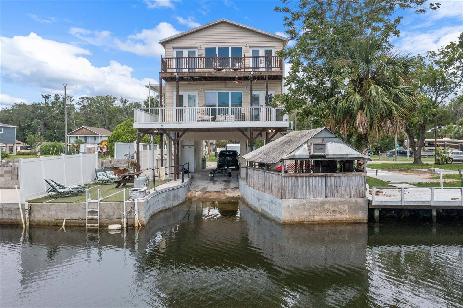6245 ISLAND DR, Weeki Wachee, FL 34607