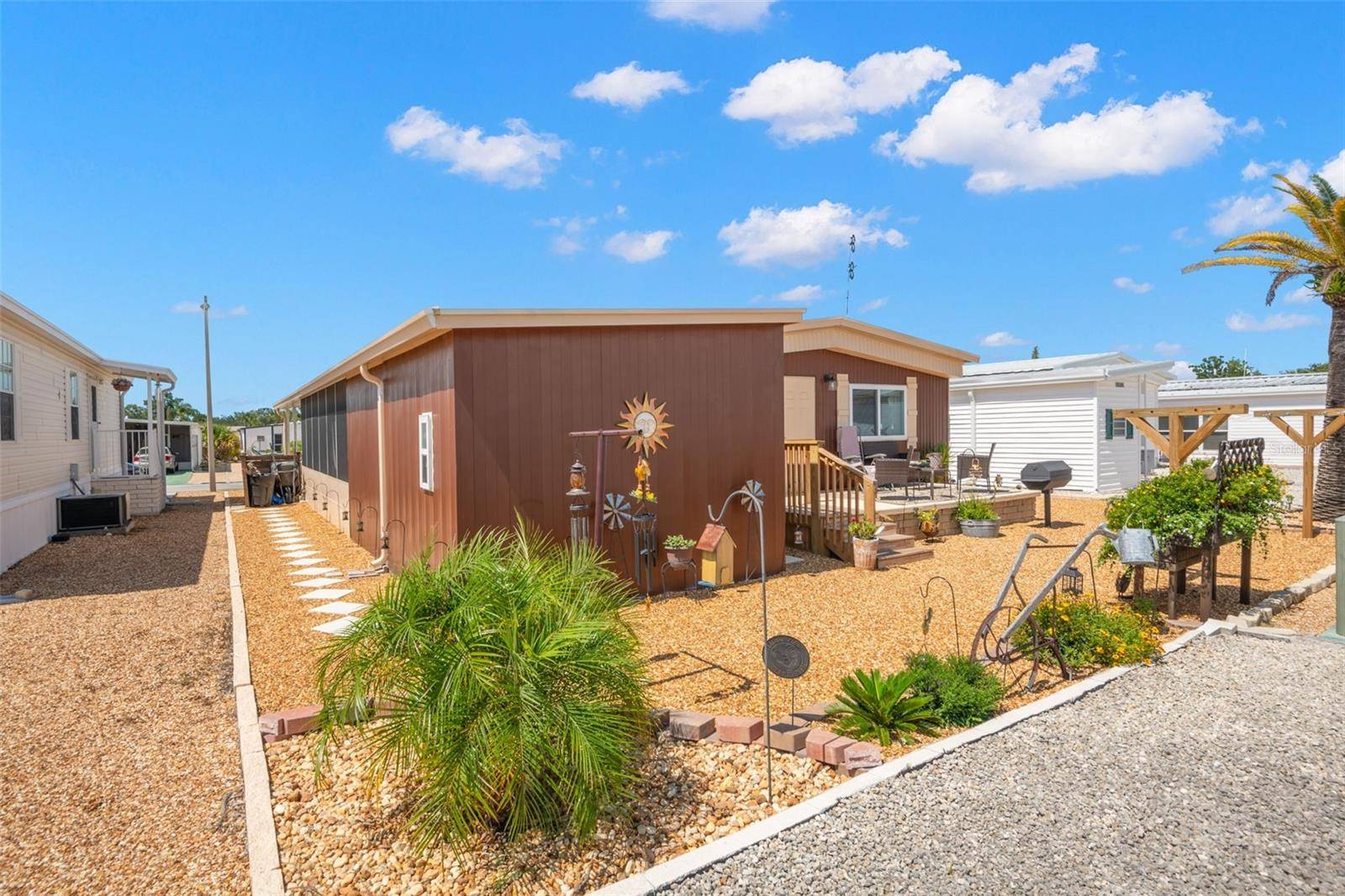 Hudson, FL 34667,7402 GRAND PINE DR
