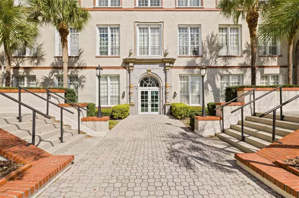 701 MIRROR LAKE DR N #309, St Petersburg, FL 33701