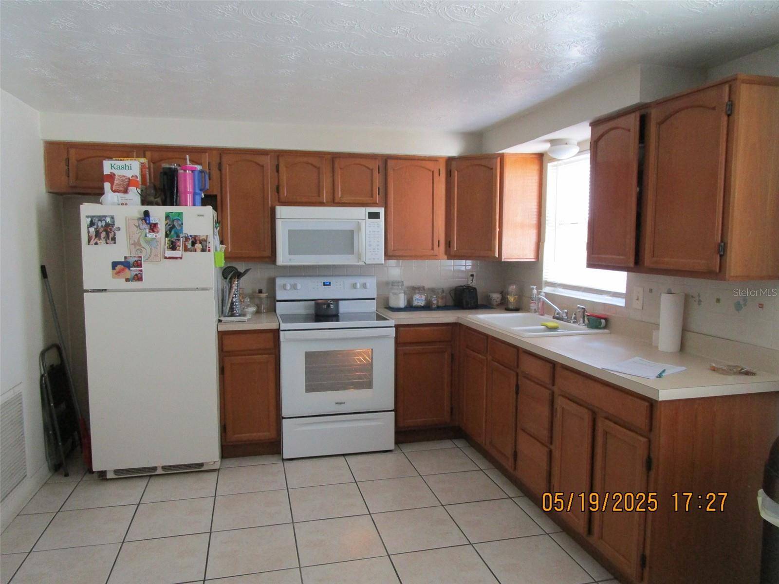 Holiday, FL 34691,3911 REDWOOD DR