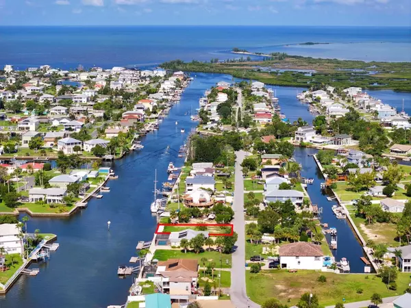 Hernando Beach, FL 34607,5016 CEDARBROOK LN