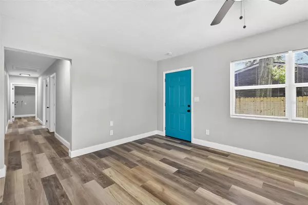 Largo, FL 33770,722 16TH AVE NW