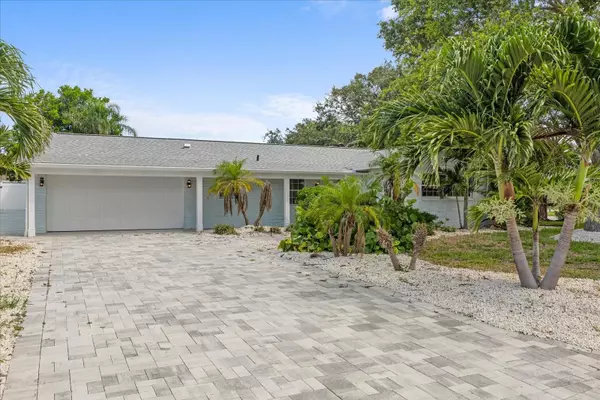 10001 S YACHT CLUB DR, Treasure Island, FL 33706