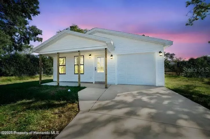 3492 SUGARFOOT DR, Spring Hill, FL 34606