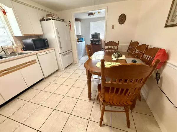 Port Richey, FL 34668,11210 MEADOW DR
