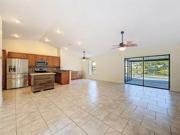 Bradenton, FL 34202,9018 60TH AVE E